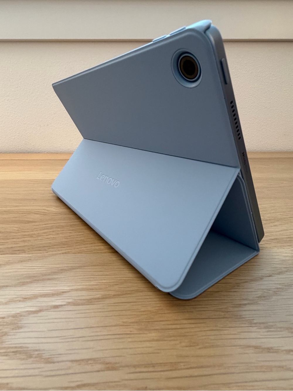 Lenovo Tab - Like New - Picture 4 of 12